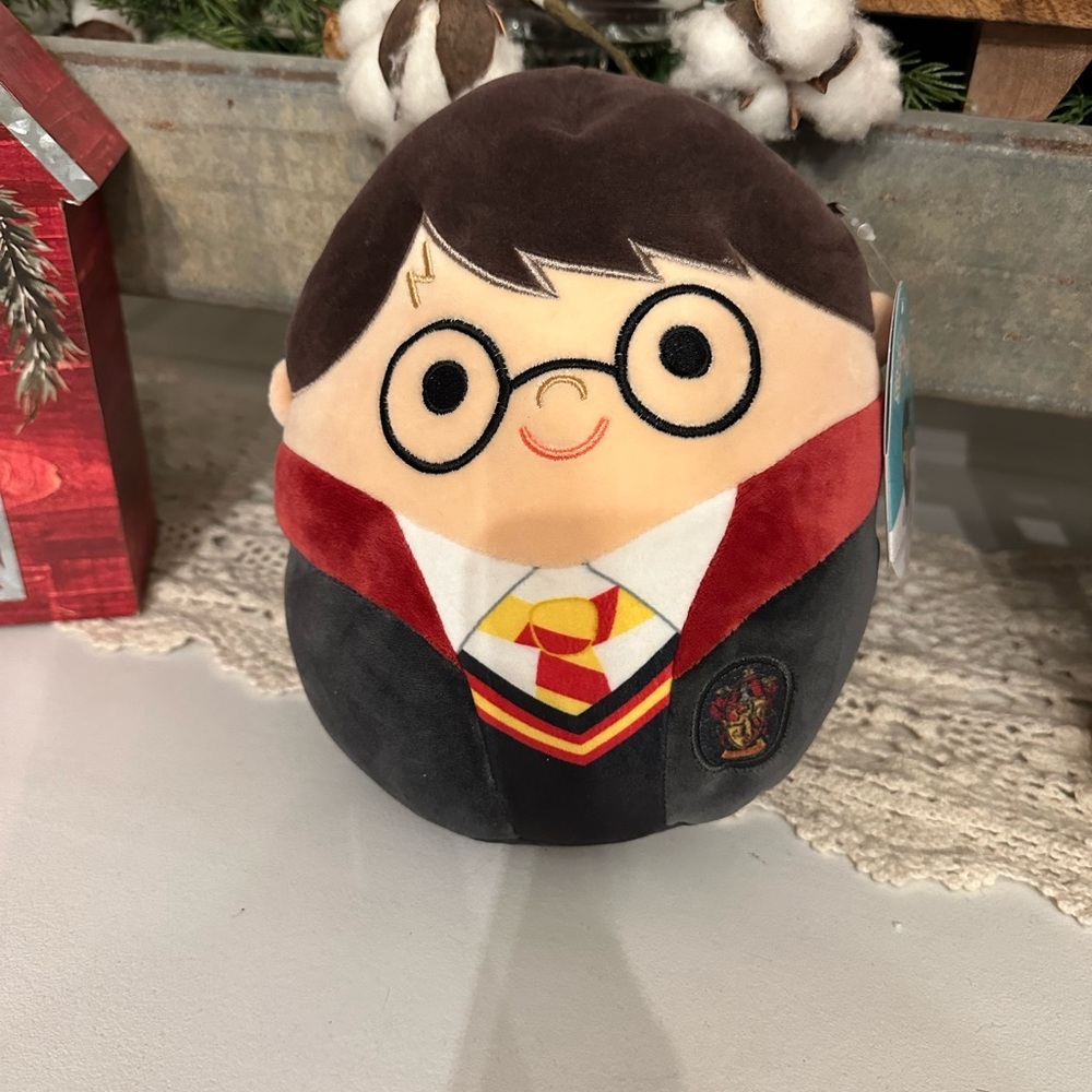 Warner Bros. Harry Potter Squishmallow Plush - Red and Black